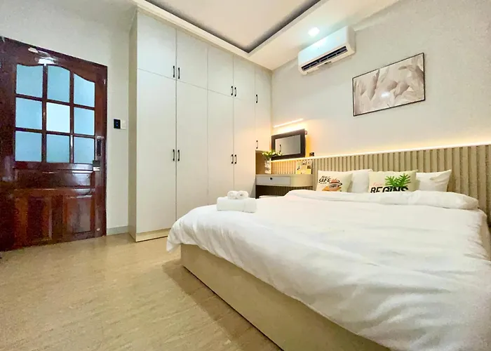 Cozy Studio With Large Balcony In Central Bui Vien District 1